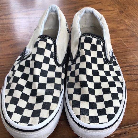 size 7 checkered vans